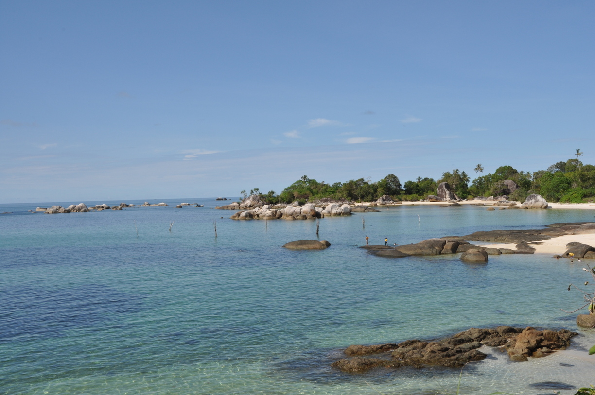 perlengkapan yang wajib di bawa saat ke pantai